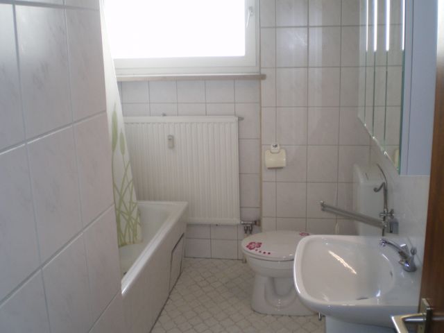 Charmante 2-Zimmer-Terrassenwohnung mit großer Dachterrasse