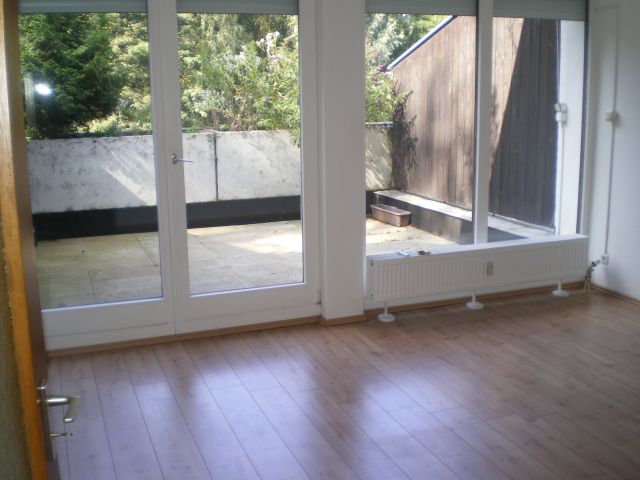 Charmante 2-Zimmer-Terrassenwohnung mit großer Dachterrasse