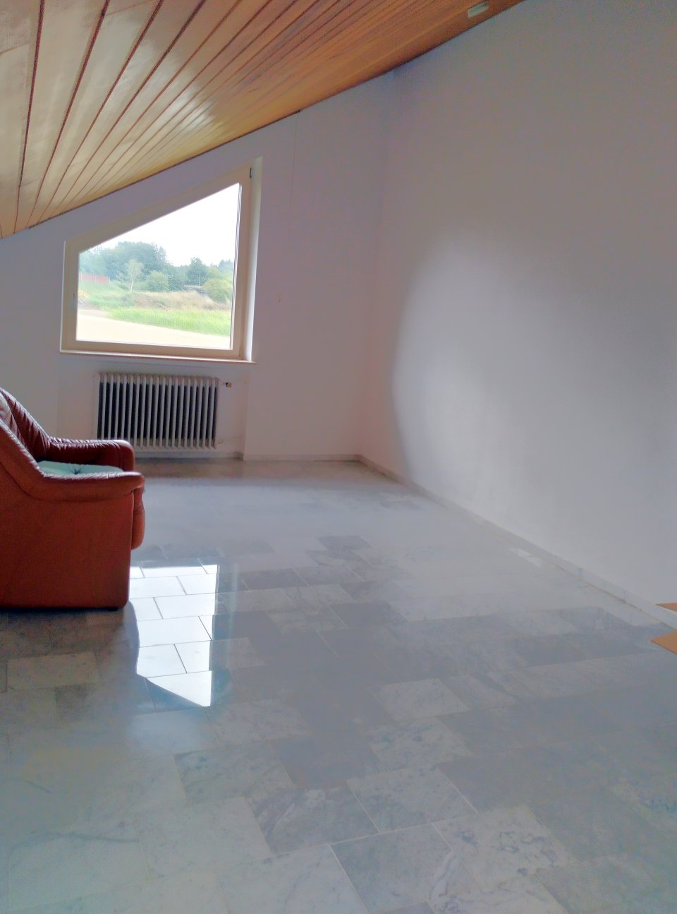 Ruhig gelegene 3,5 Zi. DG-Wohnung für maximal 2 Personen