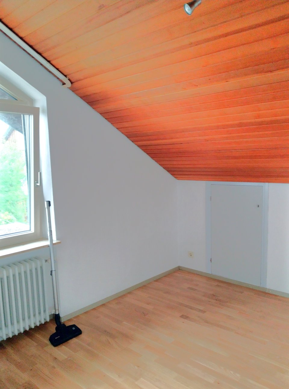 Ruhig gelegene 3,5 Zi. DG-Wohnung für maximal 2 Personen