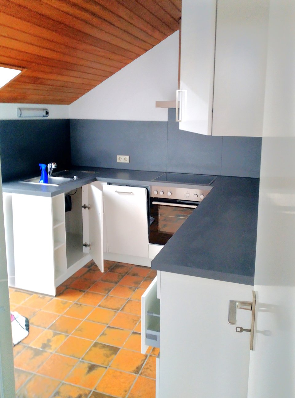 Ruhig gelegene 3,5 Zi. DG-Wohnung für maximal 2 Personen