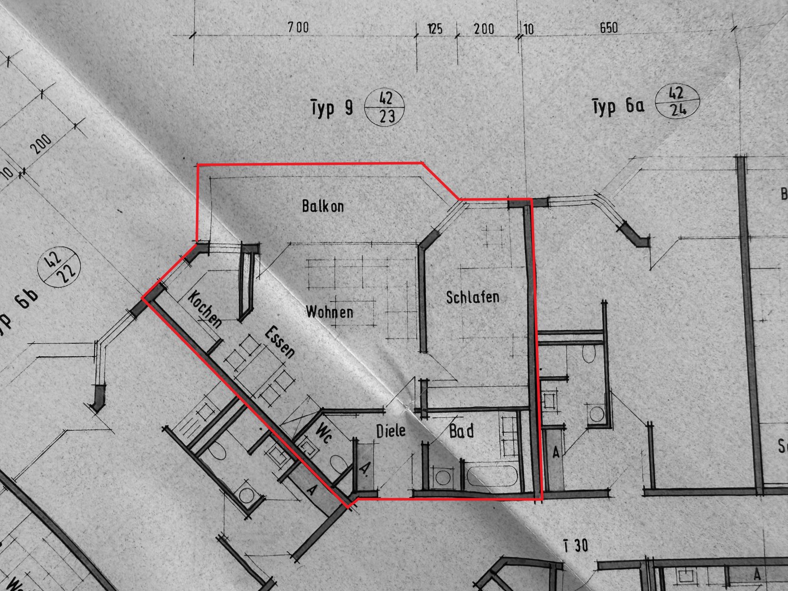 Gepflegte 2-Zimmer-Wohnung mit Westbalkon und Einbauküche in guter Lage