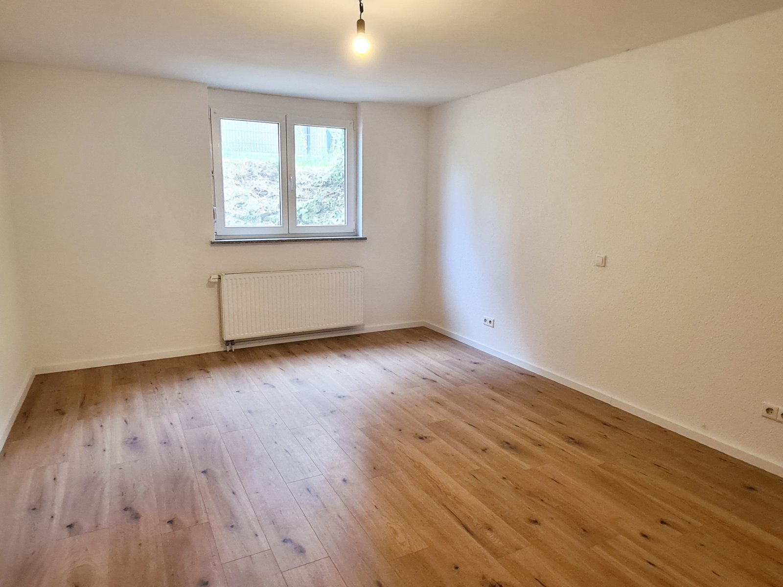 **Gemütliche Souterrainwohnung im ruhigen Tomerdingen!**