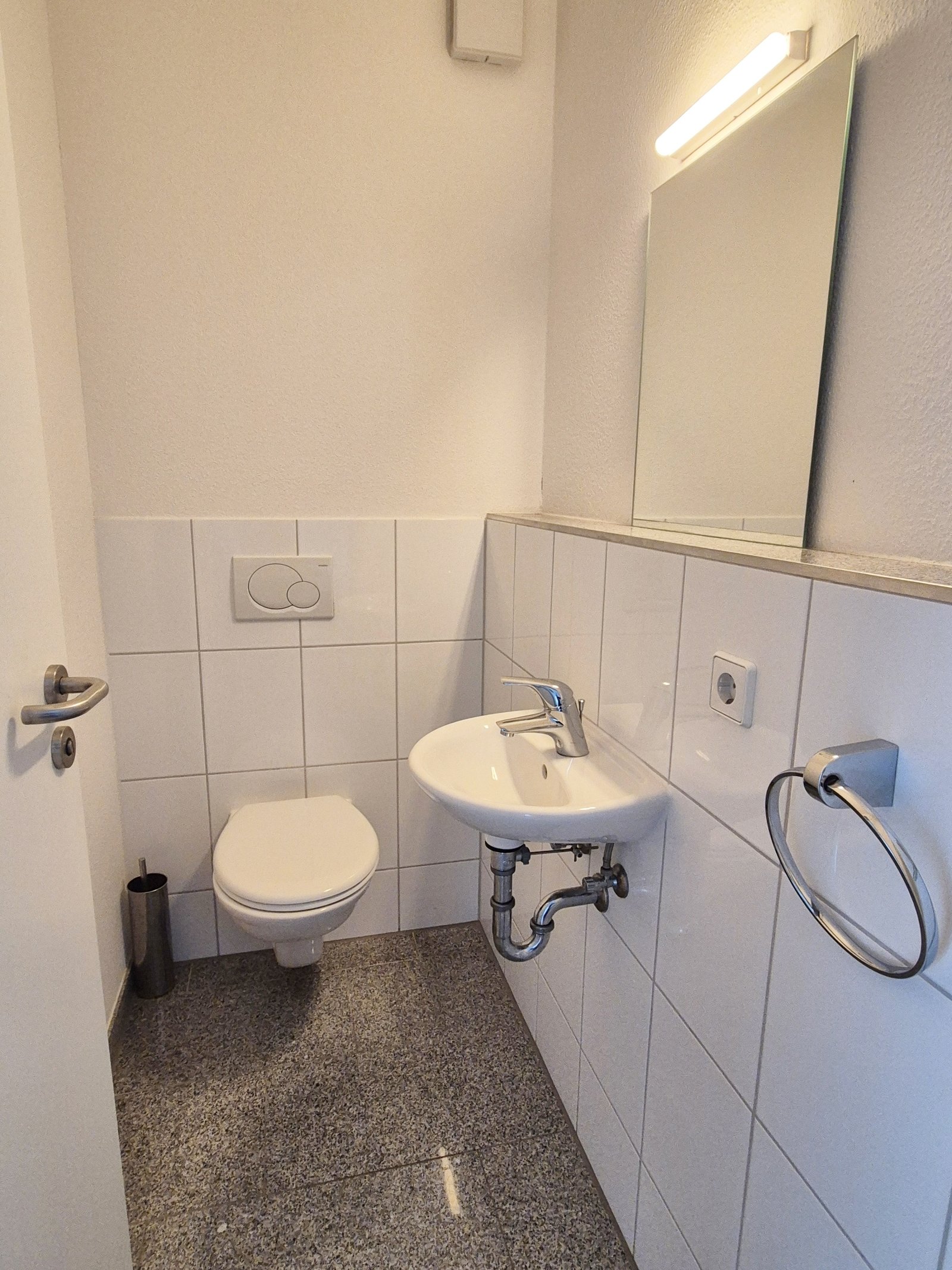 **Mein neues Zuhause im Gambrinushof - komplett möbliert!**