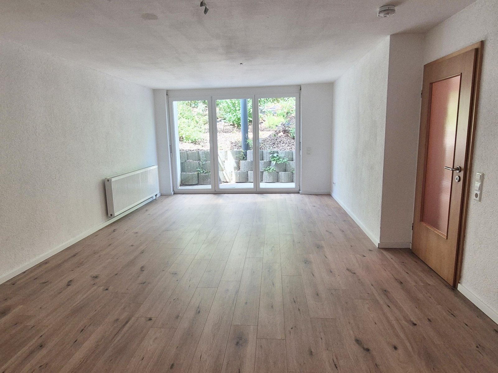 **Gemütliche Souterrainwohnung im ruhigen Tomerdingen!**