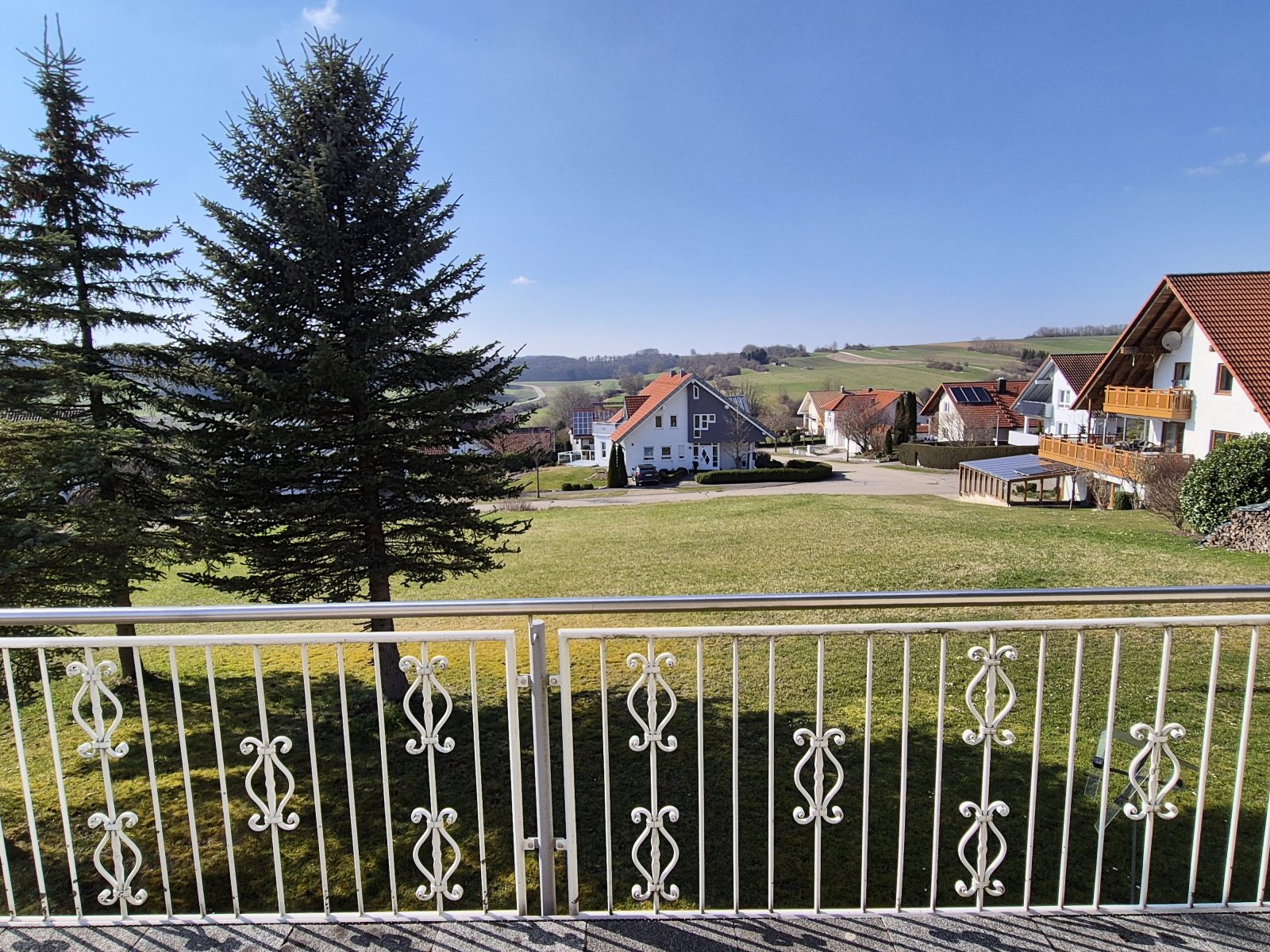 Wohnung EG - Blick vom Balkon