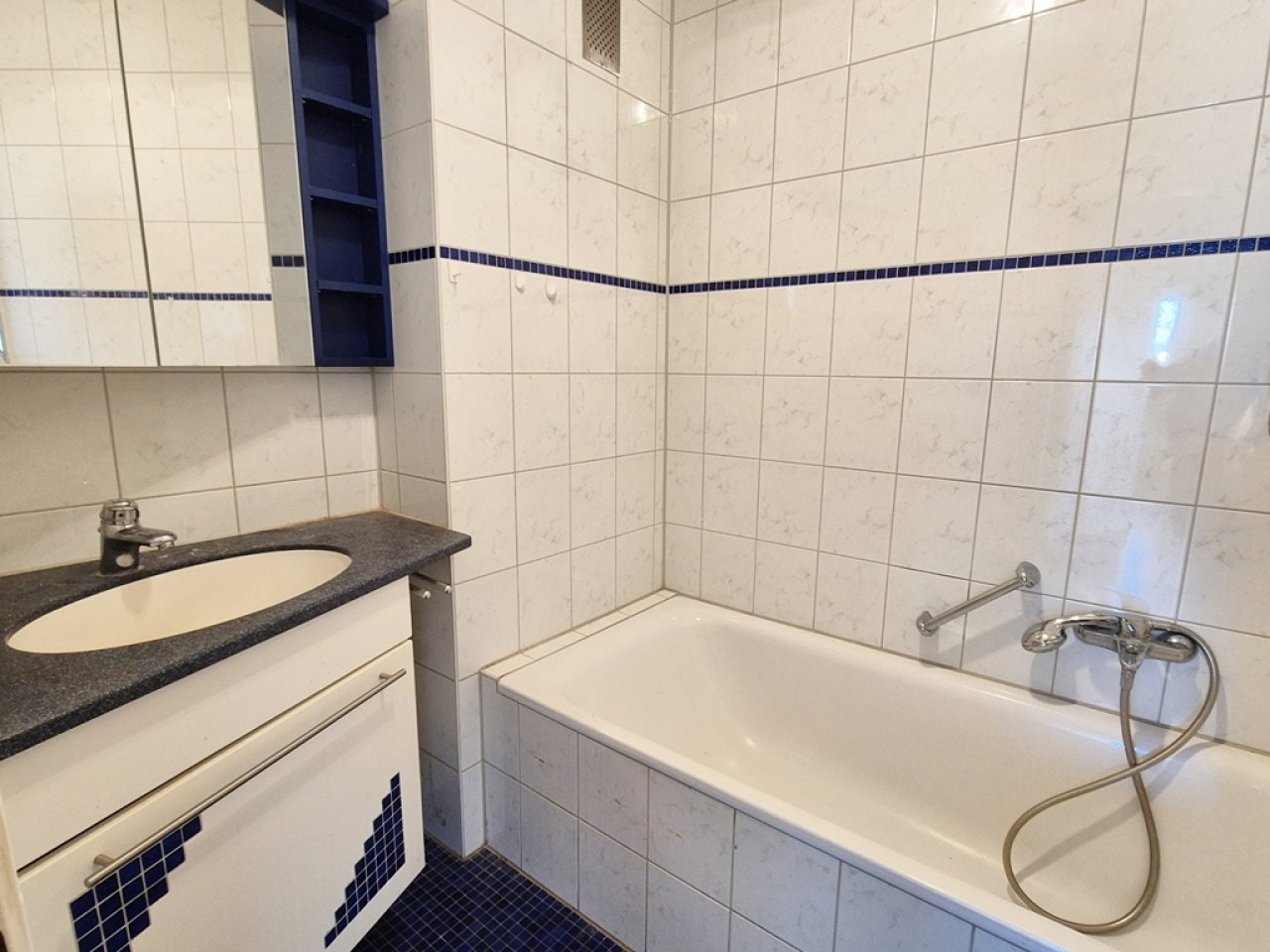 innenliegendes Bad mit Wanne innenliegendes Bad mit Wanne