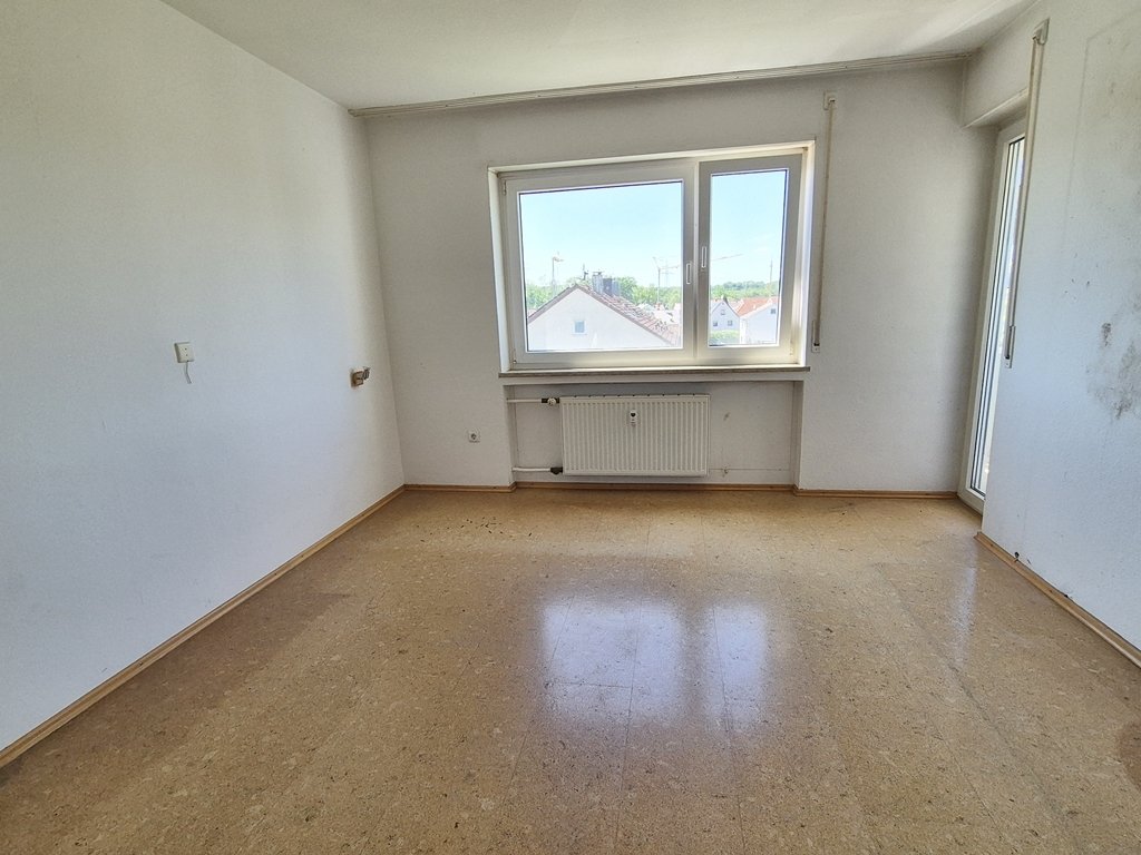 Schlafzimmer mit Zugang zum Balkon Schlafzimmer mit Zugang zum Balkon