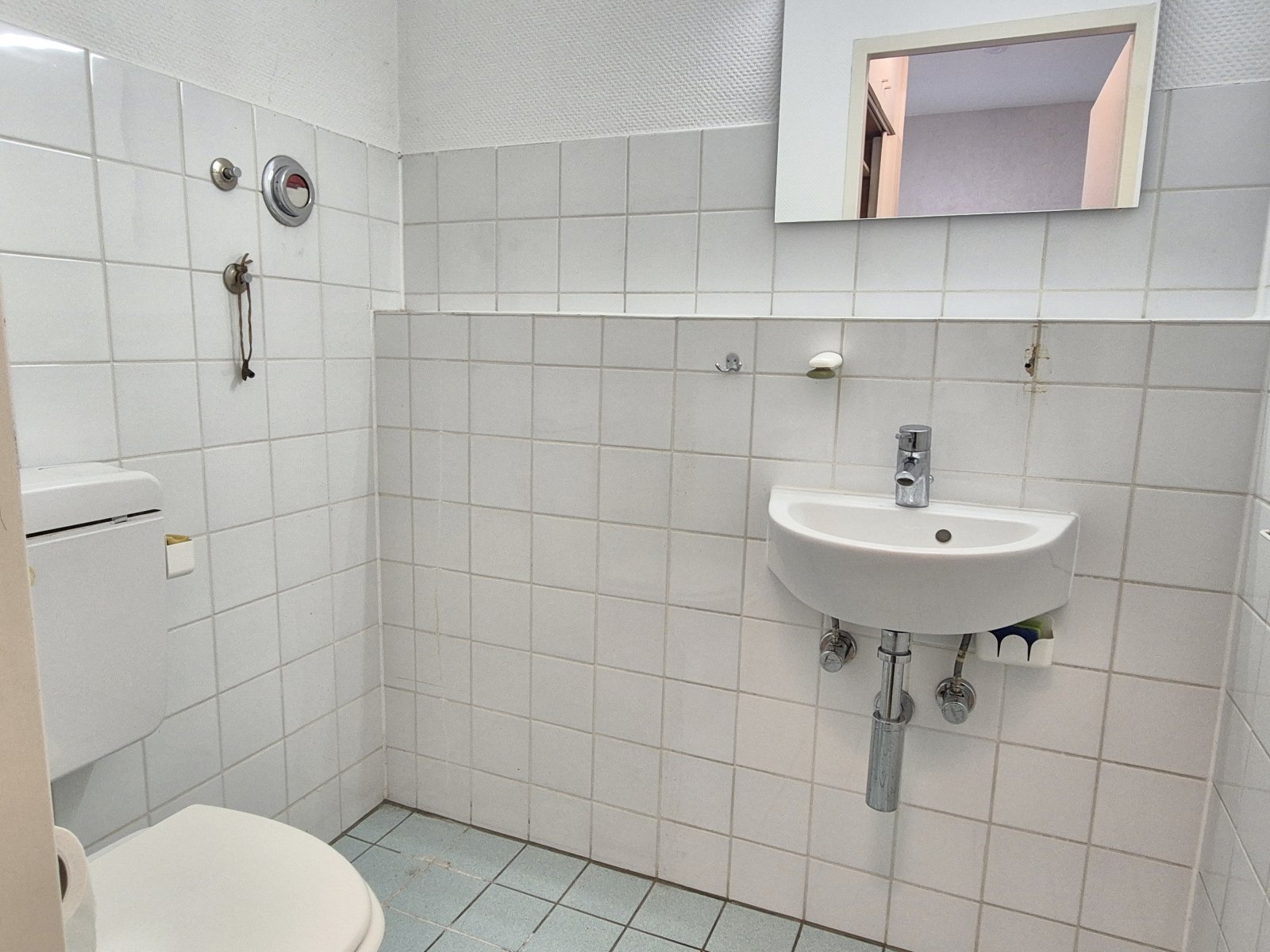 innenliegendes Gäste-WC 3. OG innenliegendes Gäste-WC 3. OG