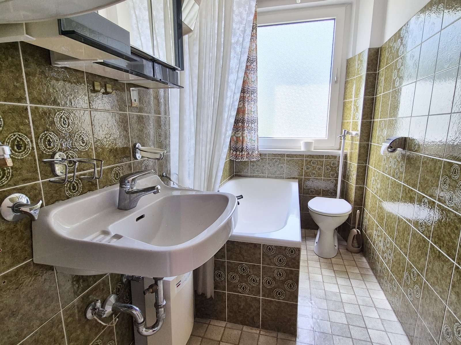 Tageslichtbad mit Wanne Tageslichtbad mit Wanne