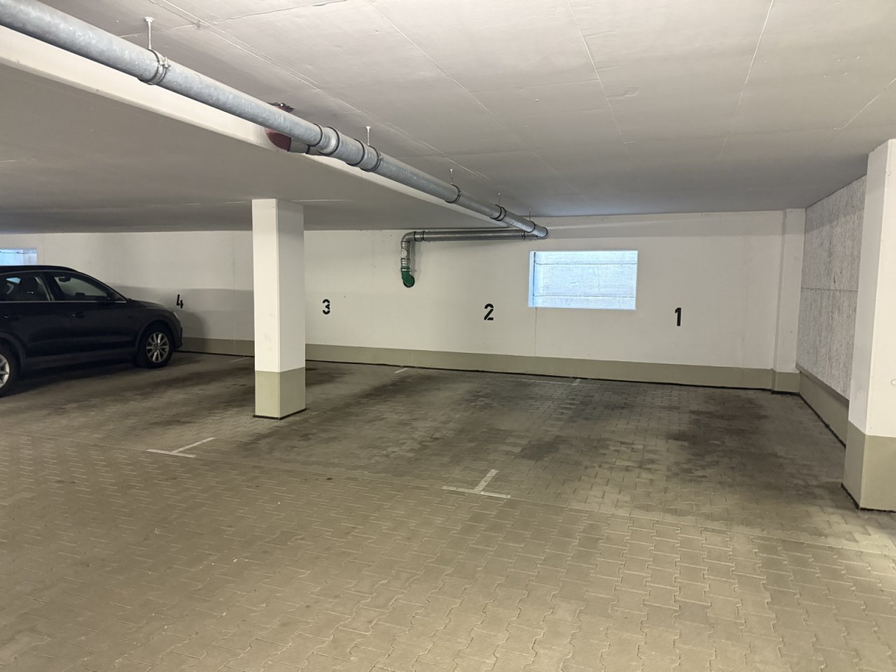 Tiefgaragenstellplatz Tiefgaragenstellplatz