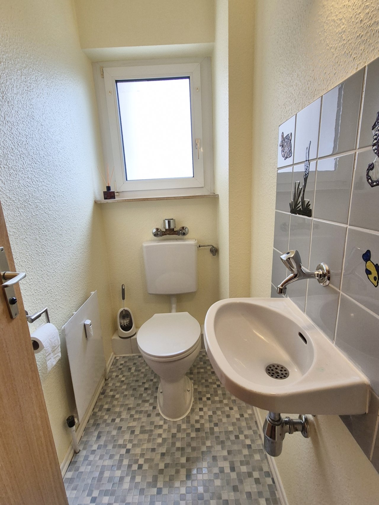 Gäste-WC mit Tageslicht