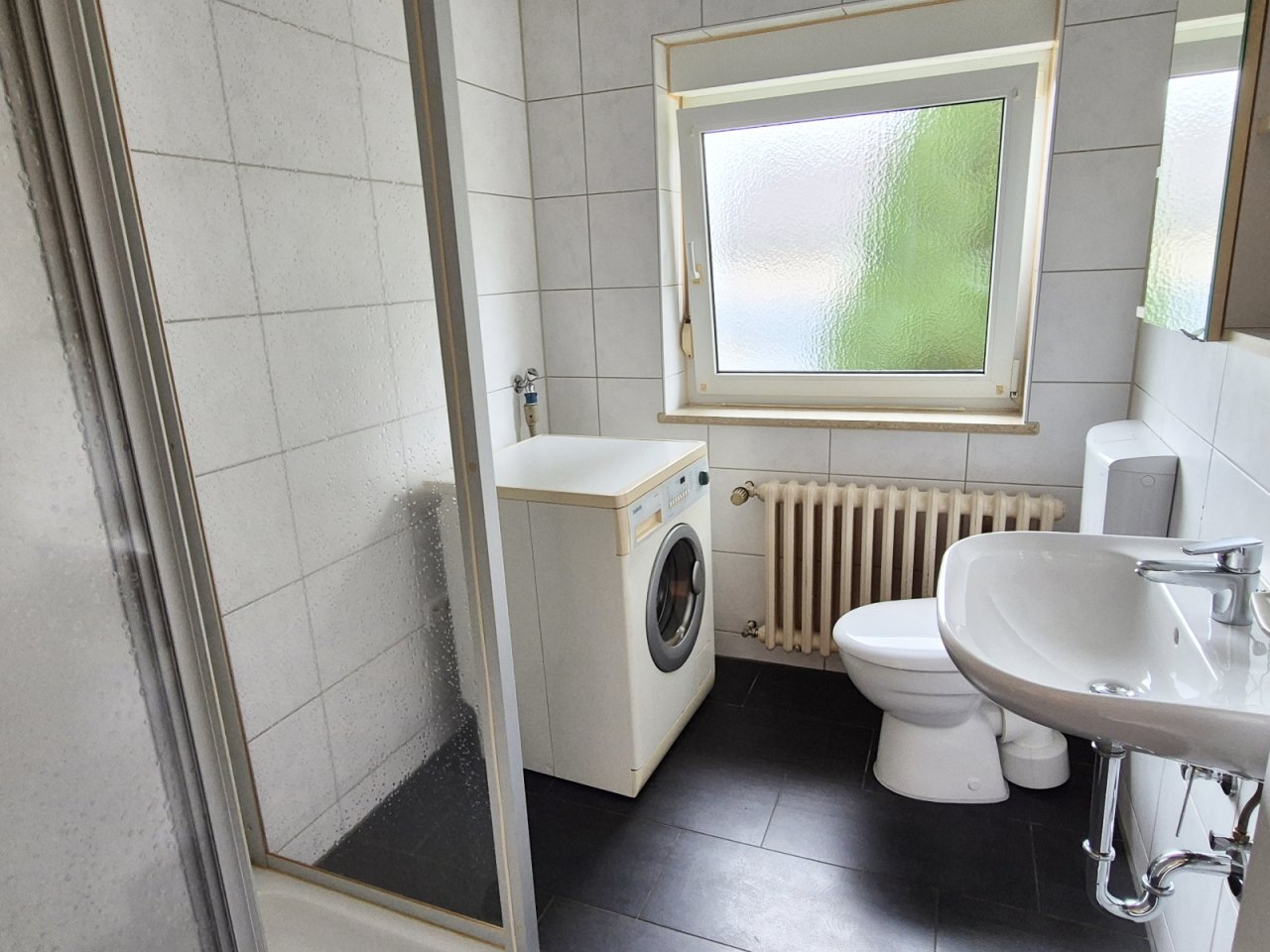 Tageslichtbad mit Dusche