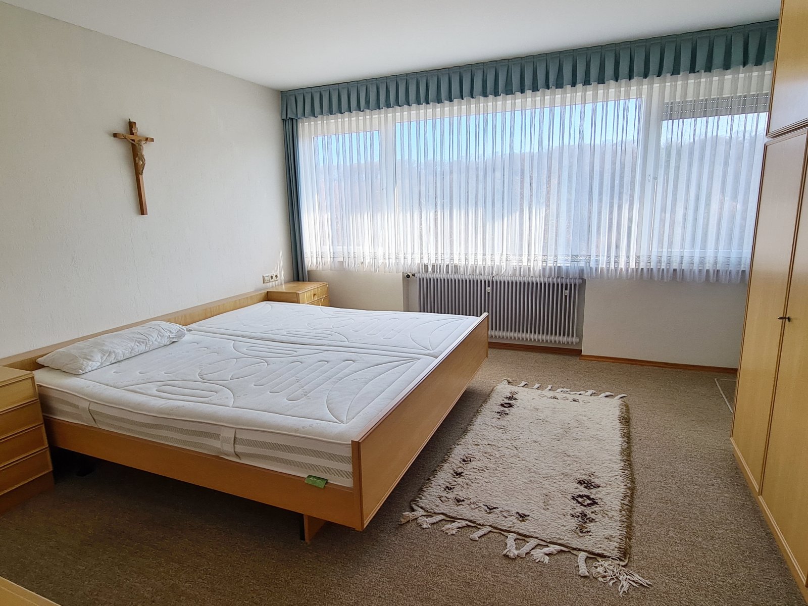 Schlafzimmer mit Zugang Balkon