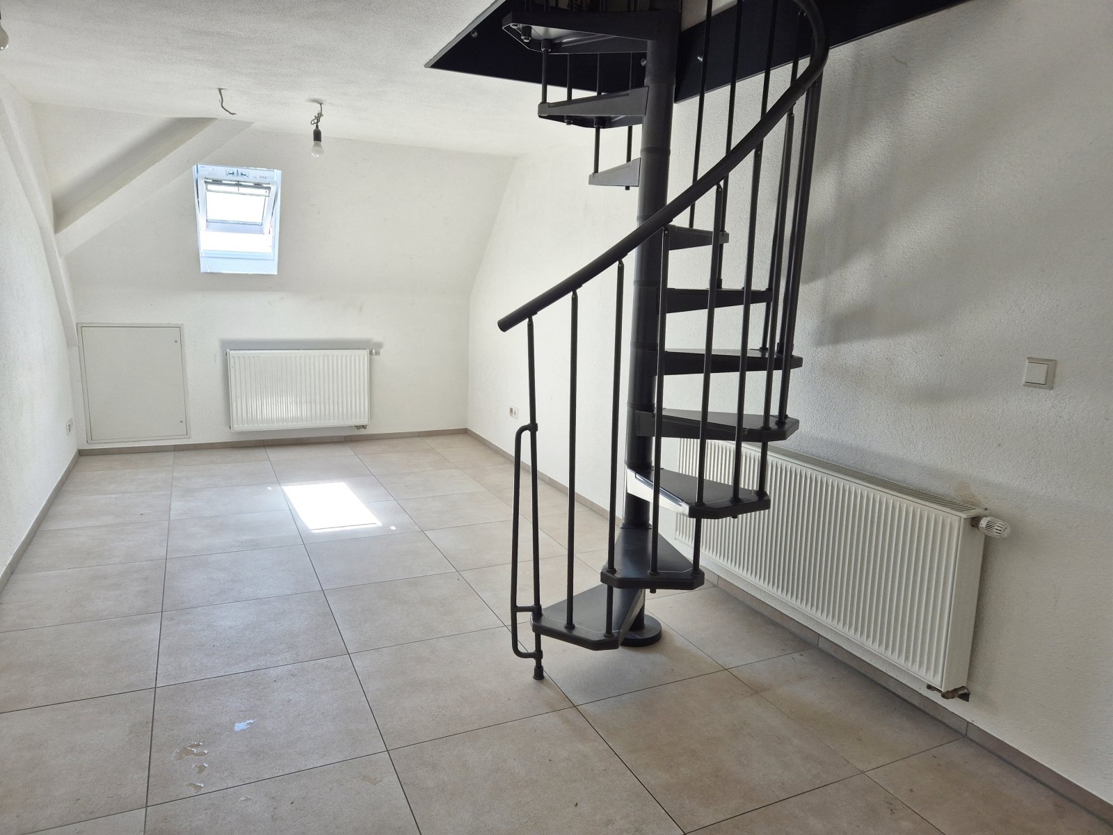 Wohnung DG li.: Wohnzimmer