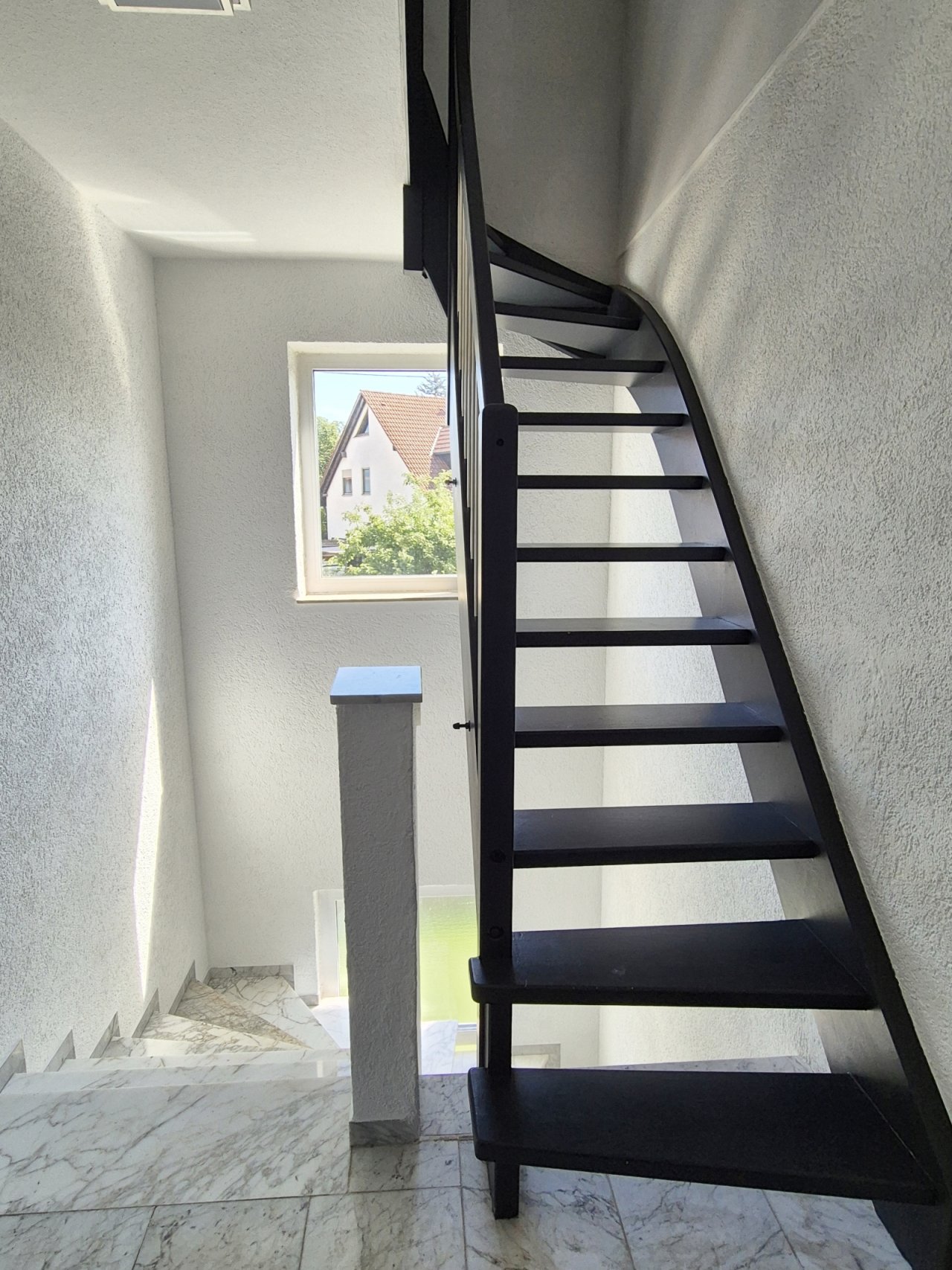 Holztreppe ins 2. DG