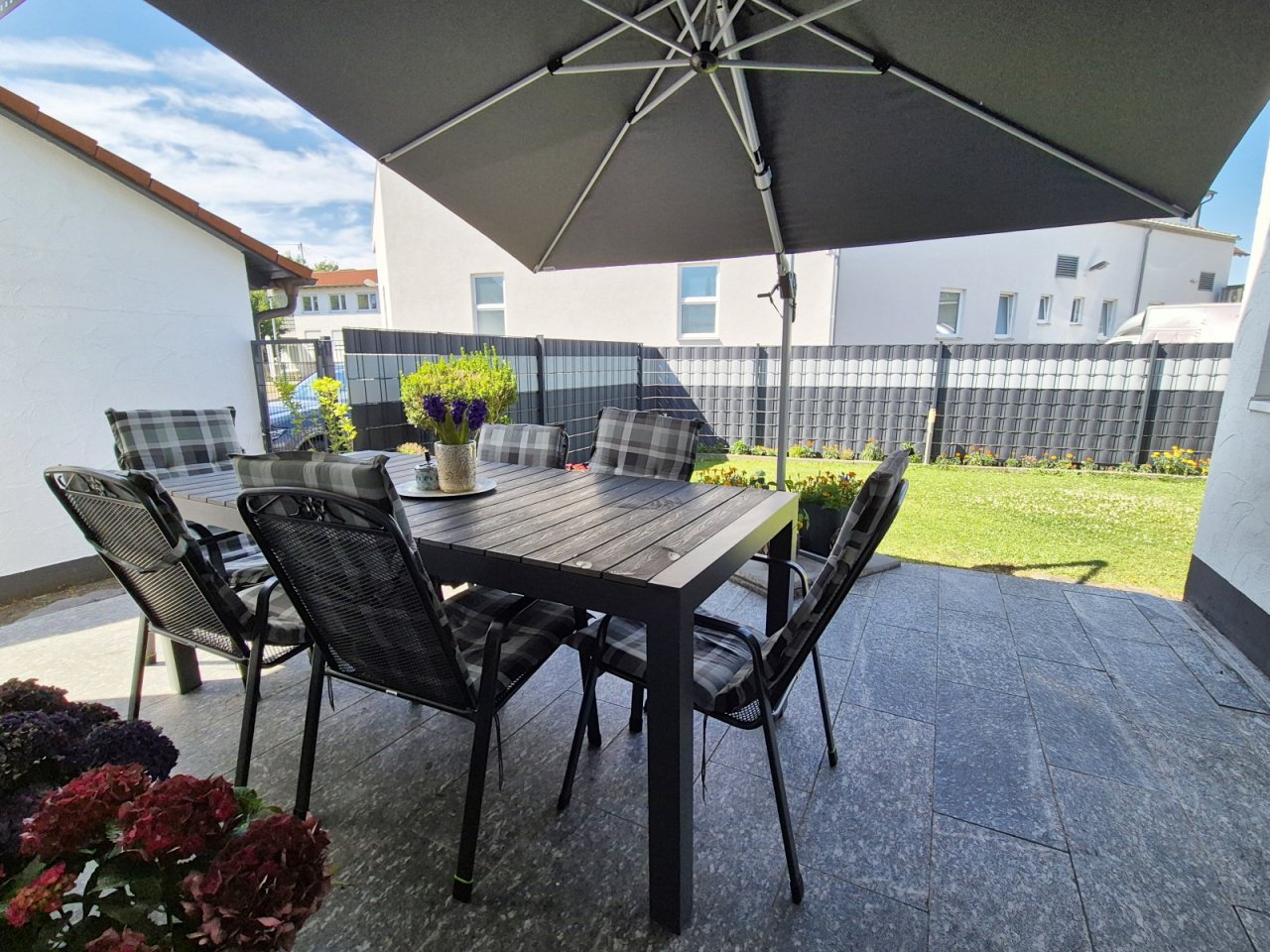 Südwest-Terrasse, teilweise überdacht