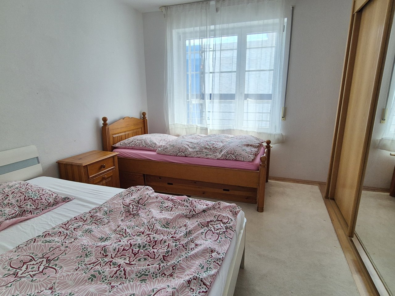 Kinder,- Arbeits- oder Gästezimmer