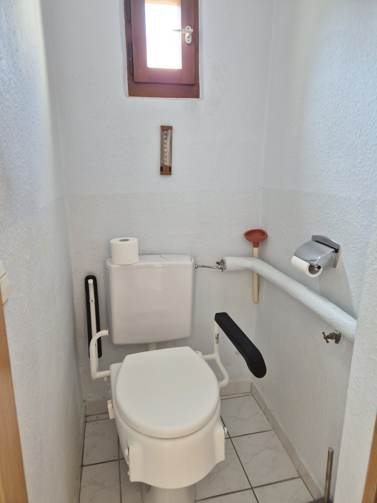 sep. WC mit Tageslicht EG